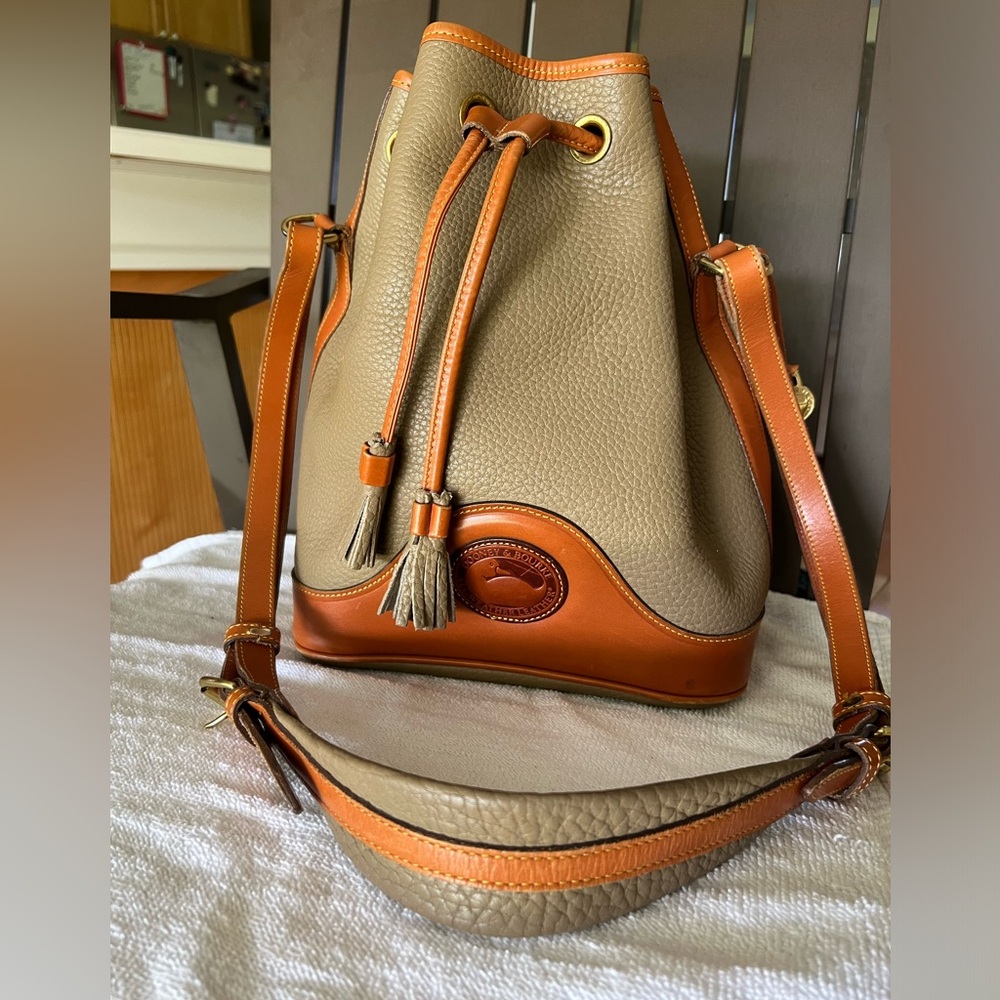 Vintage Dooney & Bourke Taupe Drawstring R758